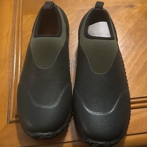 Habit Men’s All Weather Slip-On Footwear Size 8.